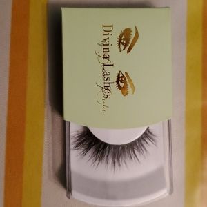 False eyelashes